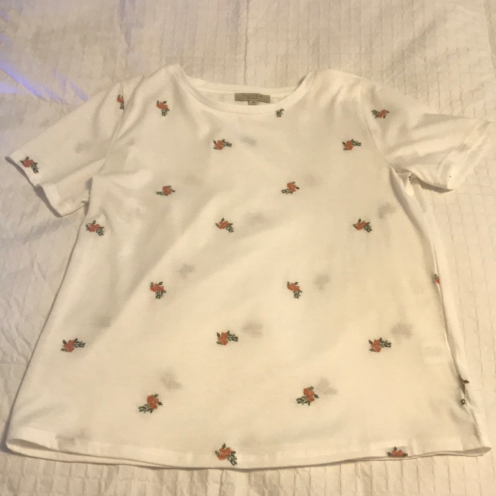 Cute white flower embroidered with roses size medium